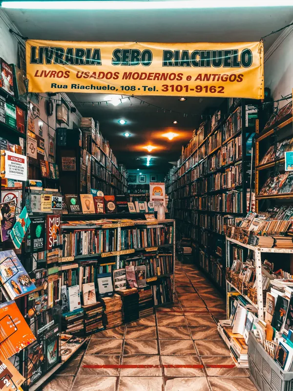 how many books sell on average